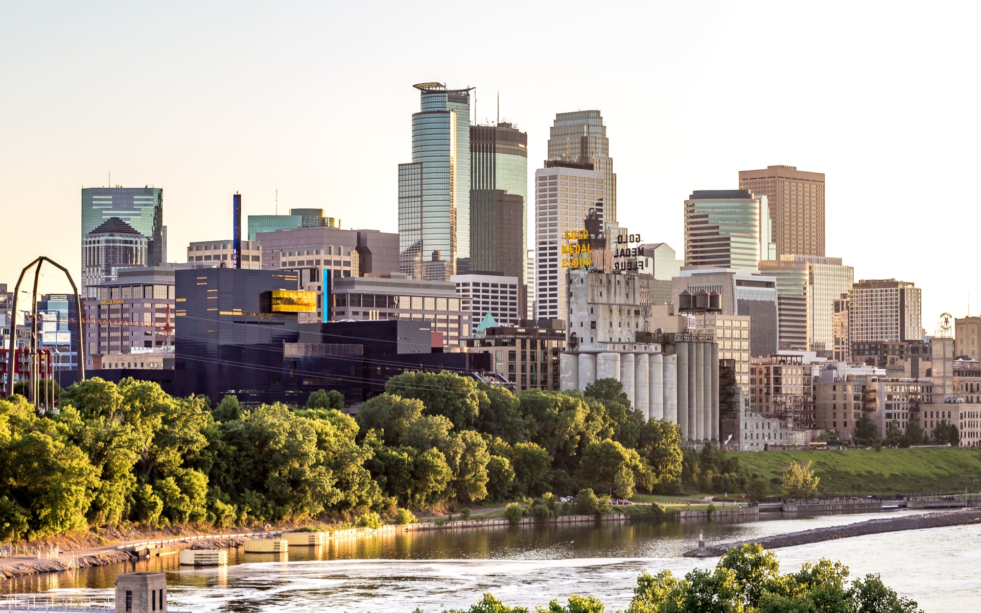 Minneapolis city skyline